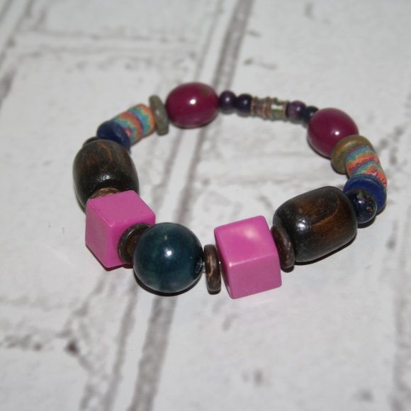 Beautiful colorful and wooden chunky bracelet 7.75" - Picture 2 of 3